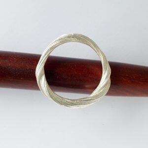 Silberring 925 organische oberfläche ek-schmuckdesign