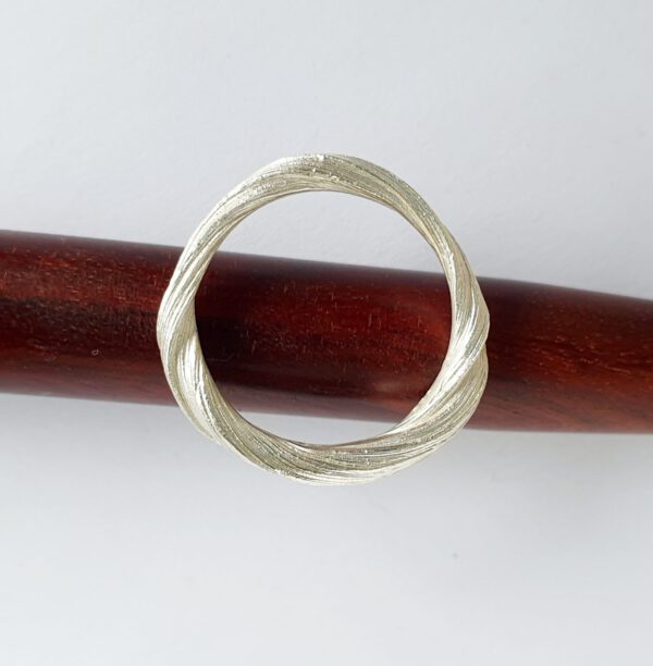 Silberring 925 organische oberfläche ek-schmuckdesign