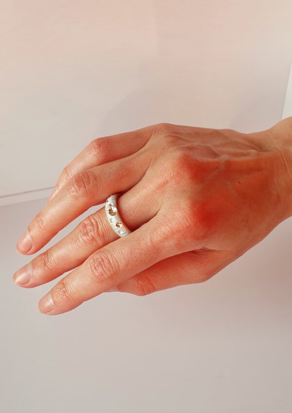 Silberring massiv Mond Auf dem Finger