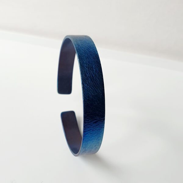 Titan Armreif Schmuck Blau violett farbverlauf