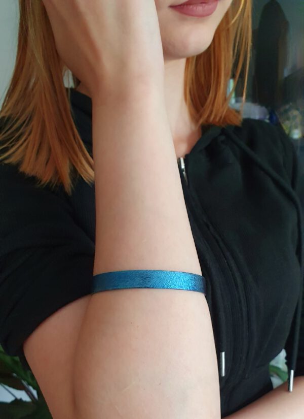 Titan Armreif Schmuck Blau violett farbverlauf