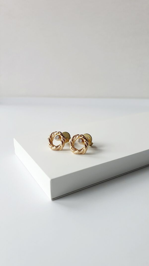 Zarte Roségold-Ohrstecker 585 mit Brillant