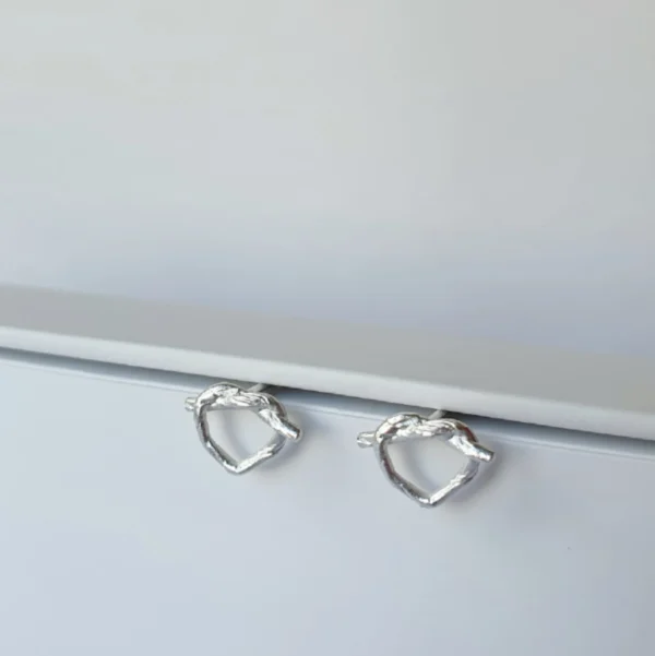 Zarte Herz-Ohrstecker aus 925 Silber