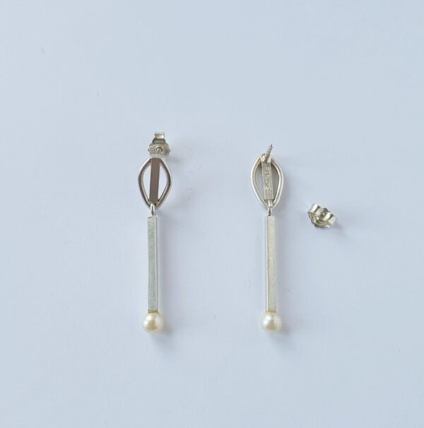 Elegante Silber-Ohrstecker mit echten Perlen