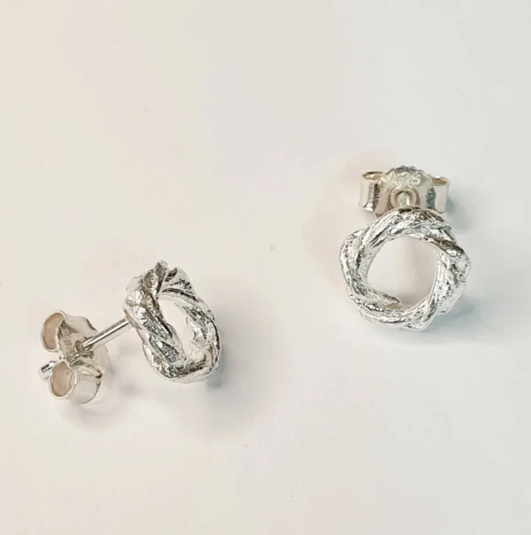 Kreisförmige Ohrstecker aus 925 Silber