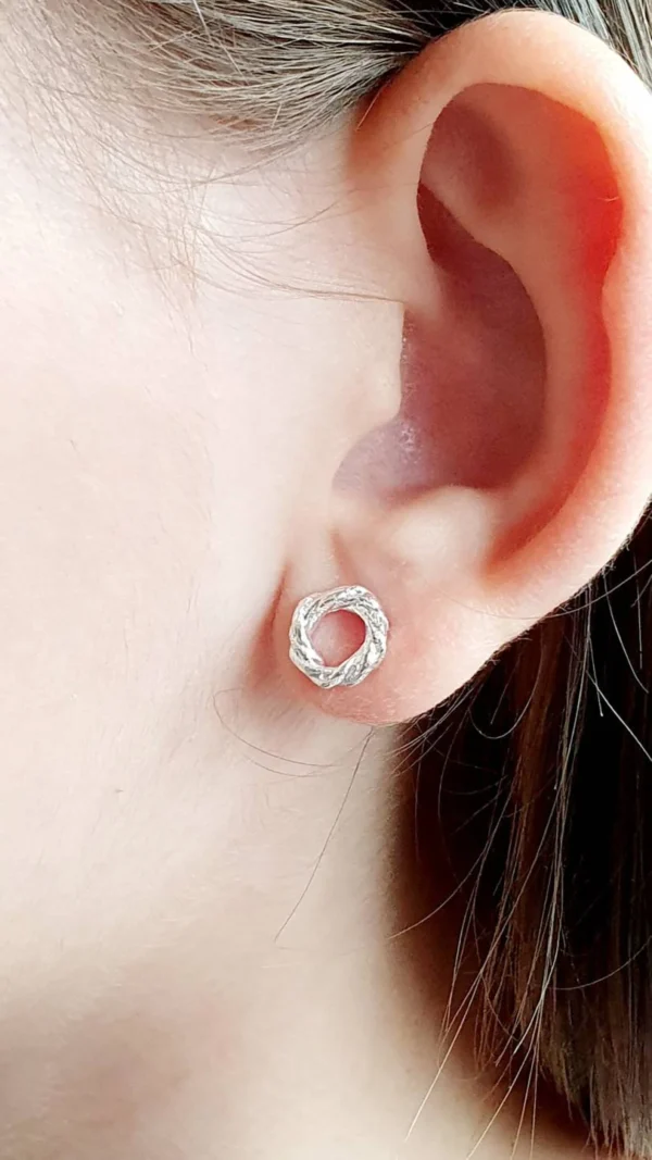 Kreisförmige Ohrstecker aus 925 Silber
