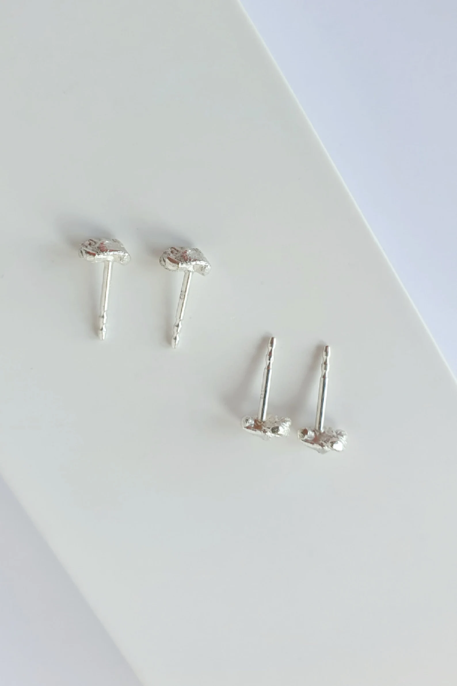 Zierliche Knoten-Ohrstecker aus 925 Silber – Minimalistisch, Zeitlos & Auch für Kinder Geeignet