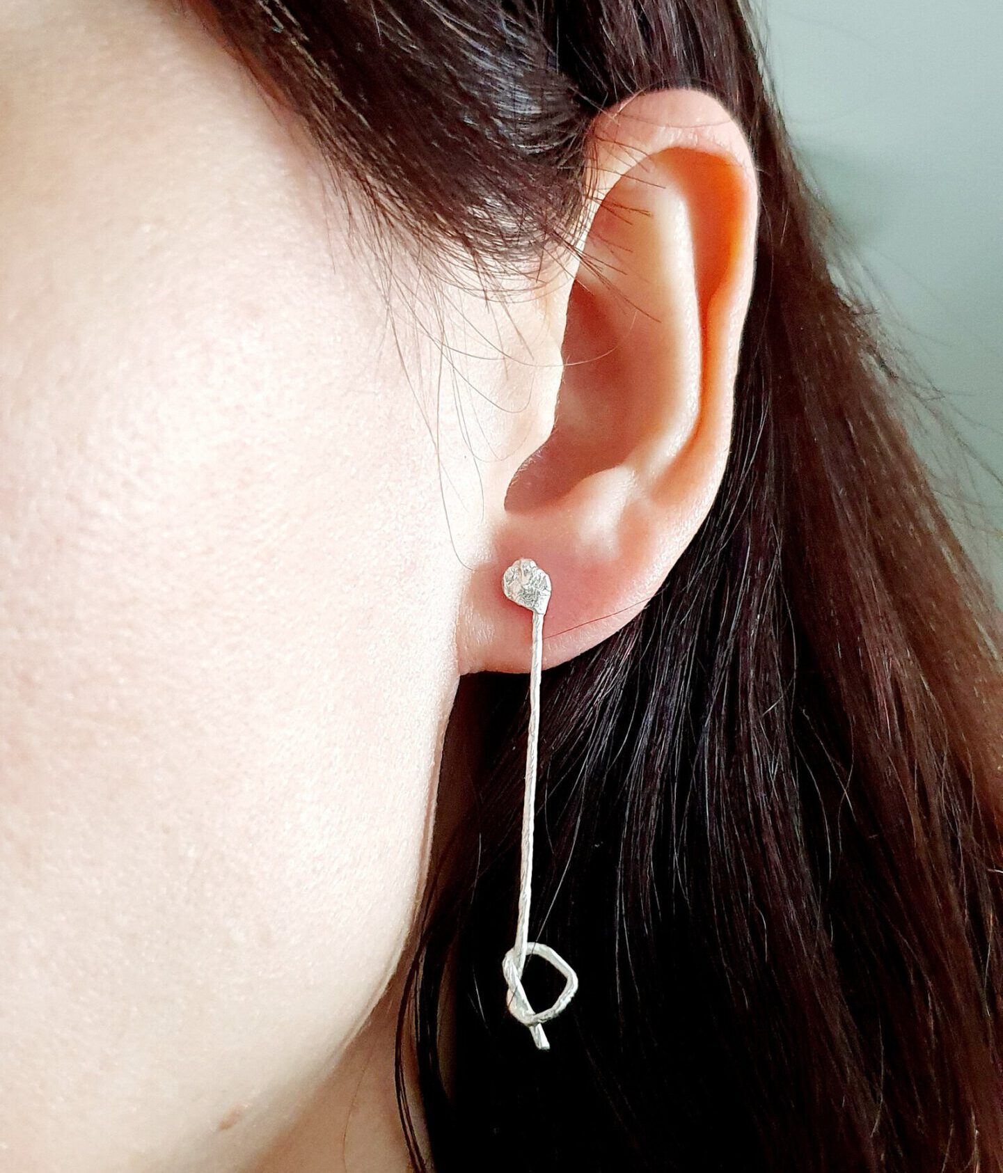 Liebesband Ohrstecker aus 925 Silber Romantische Herzohrringe Handgemachter Silberschmuck Geschenkidee